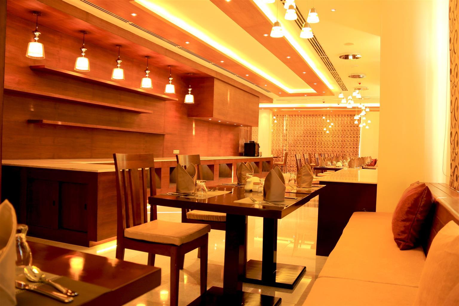 Eastern Palace Hotel 4*