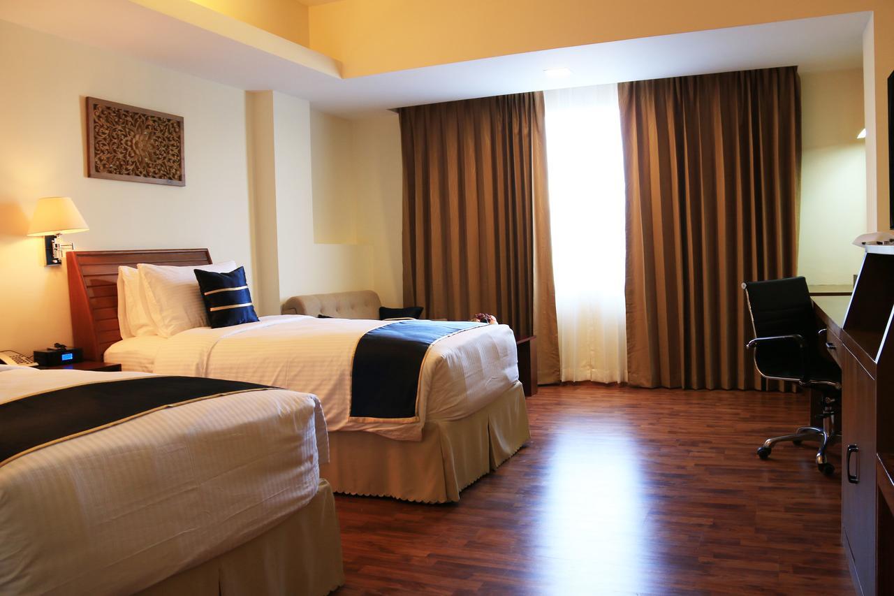 Eastern Palace Hotel